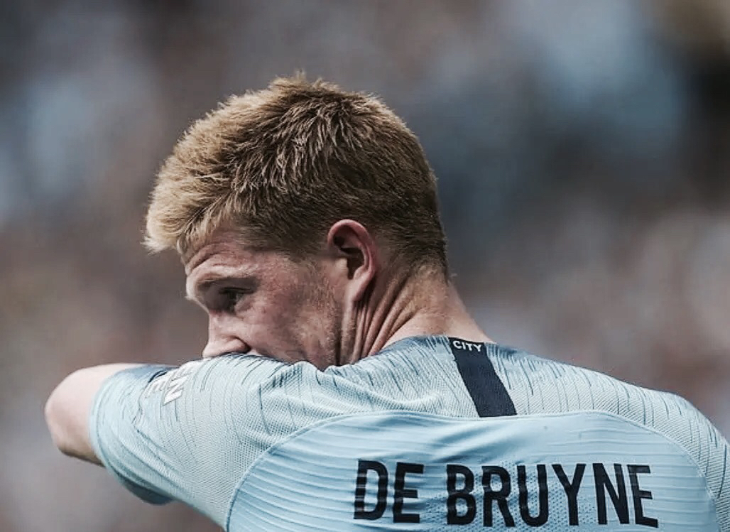 传承足球明星联赛“川辽对决”再现甲A经典，“四川雄起”唤起一代球迷记忆（传承足球明星赛“川辽对决”重现甲A风云，“四川雄起”再燃一代球迷情怀）