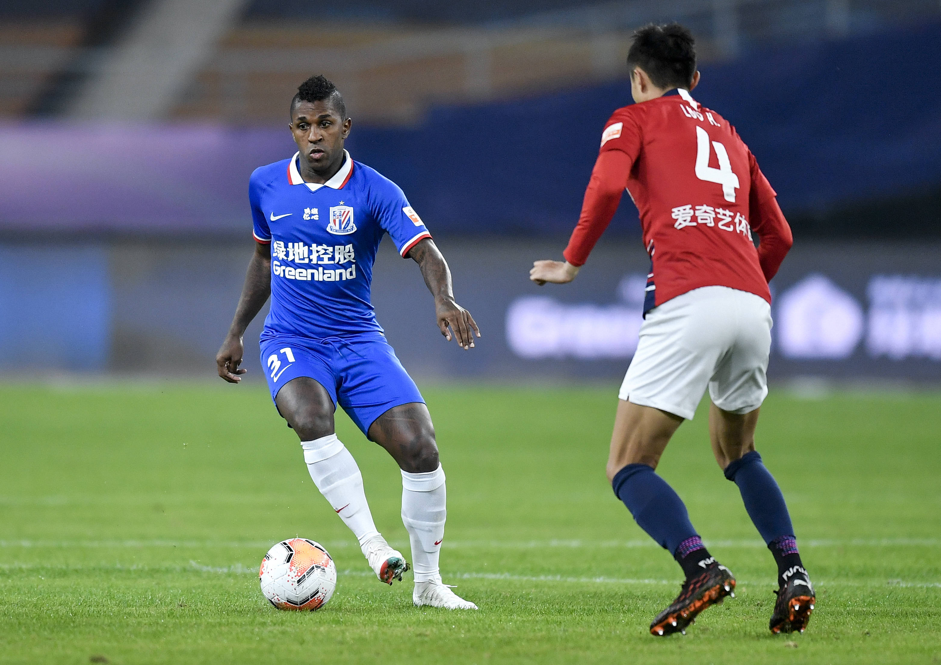 中超11月最佳球员候选：法比奥领衔，王燊超、吴曦、侯森在列（中超11月最佳球员候选出炉：法比奥领衔，王燊超、吴曦、侯森入选）