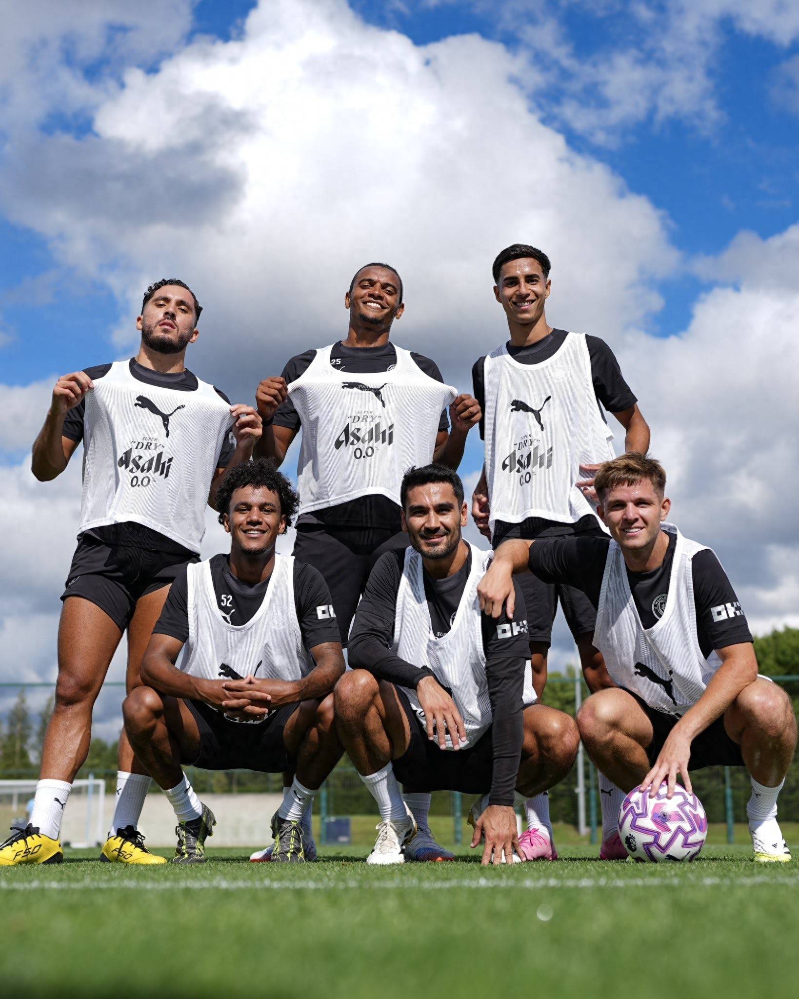 费迪南德：姆伯莫态度严谨且敬业，他能给曼联带来积极的影响（费迪南德看好姆伯莫：职业态度一流，能为曼联带来积极变化）