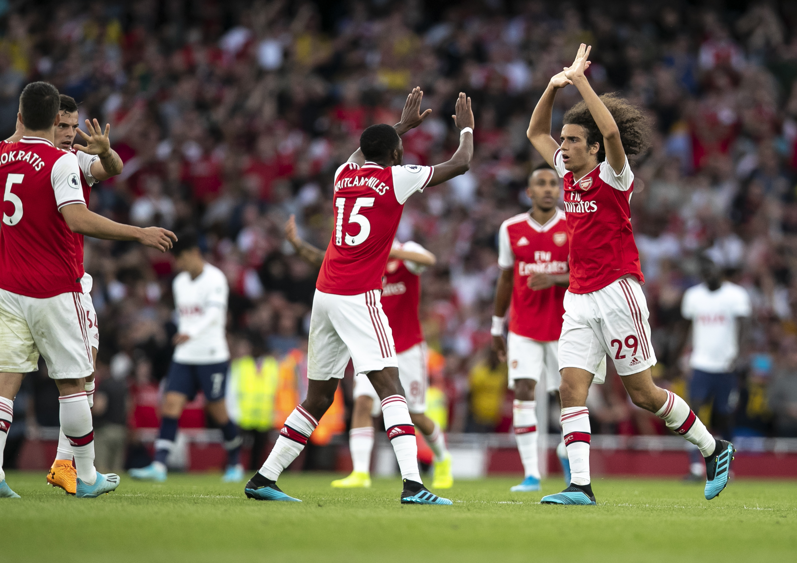 申花与津门虎历史共计交手47次，战绩为20胜17平10负（申花与津门虎历史交锋47场，申花20胜17平10负）