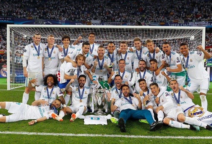 球星突破防线送出关键助攻（王牌强突撕裂防线送出关键助攻）