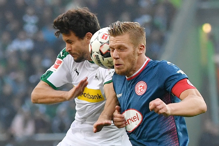 潘德夫：国米比上赛季更强，他们不应该在这么多比赛中犯错（潘德夫：这支国米强于上季，不该在这么多场比赛里犯错）