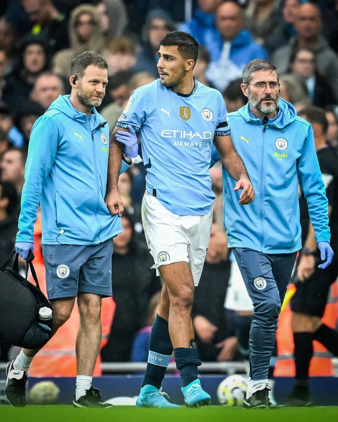 “苏超”赛季最佳阵容公布，马宁获裁判员纪念奖（苏超赛季最佳阵容出炉，马宁荣膺裁判员纪念奖）